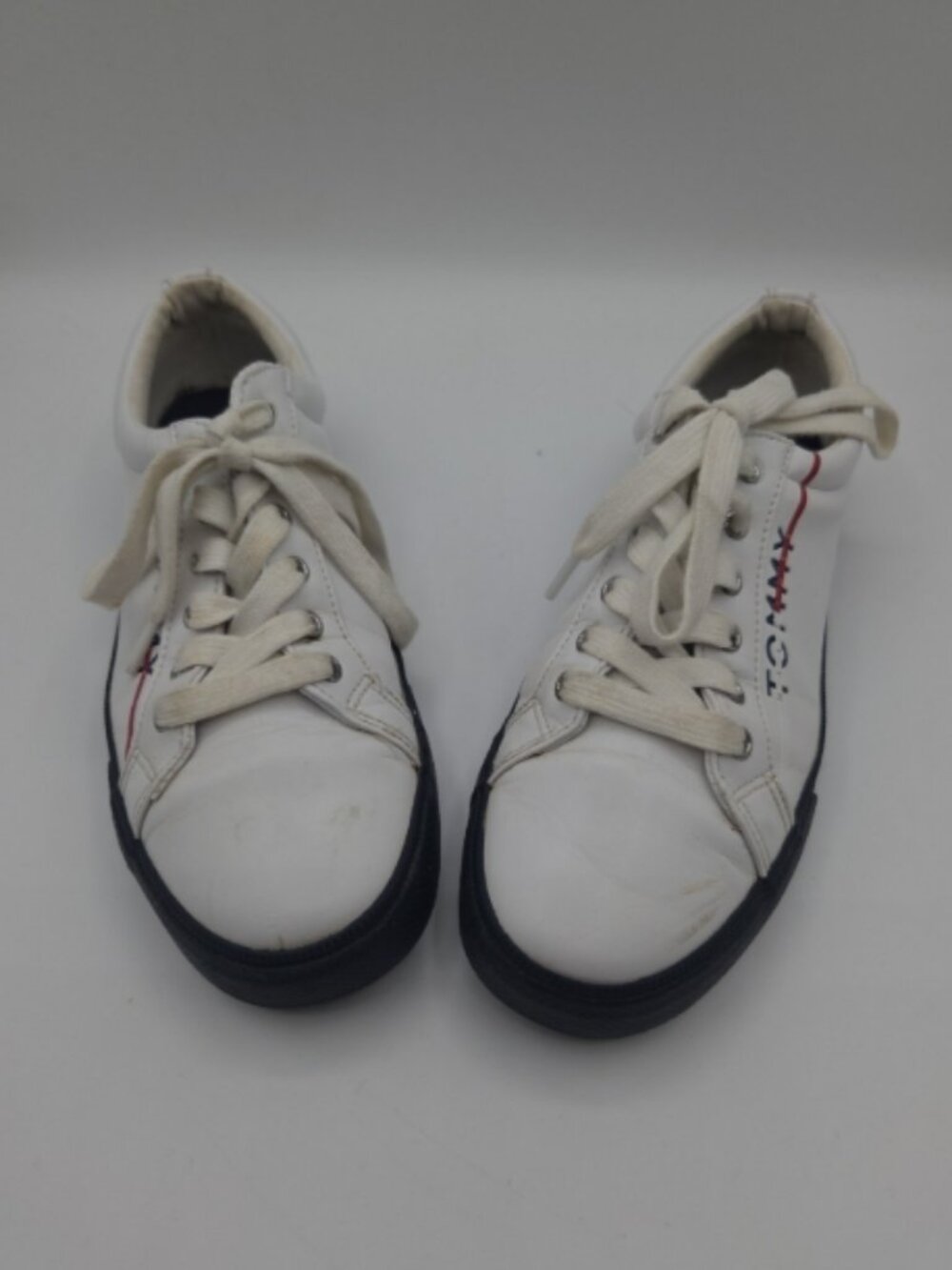 Tommy Hilfiger Luhn Leather Sneakers White Women’s Size 9